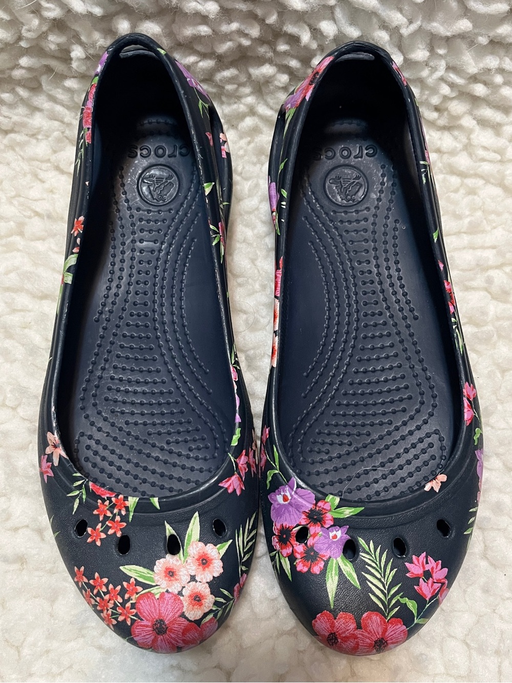 Crocs Kadee Tropical Floral/Navy Ballet Flat, size 7